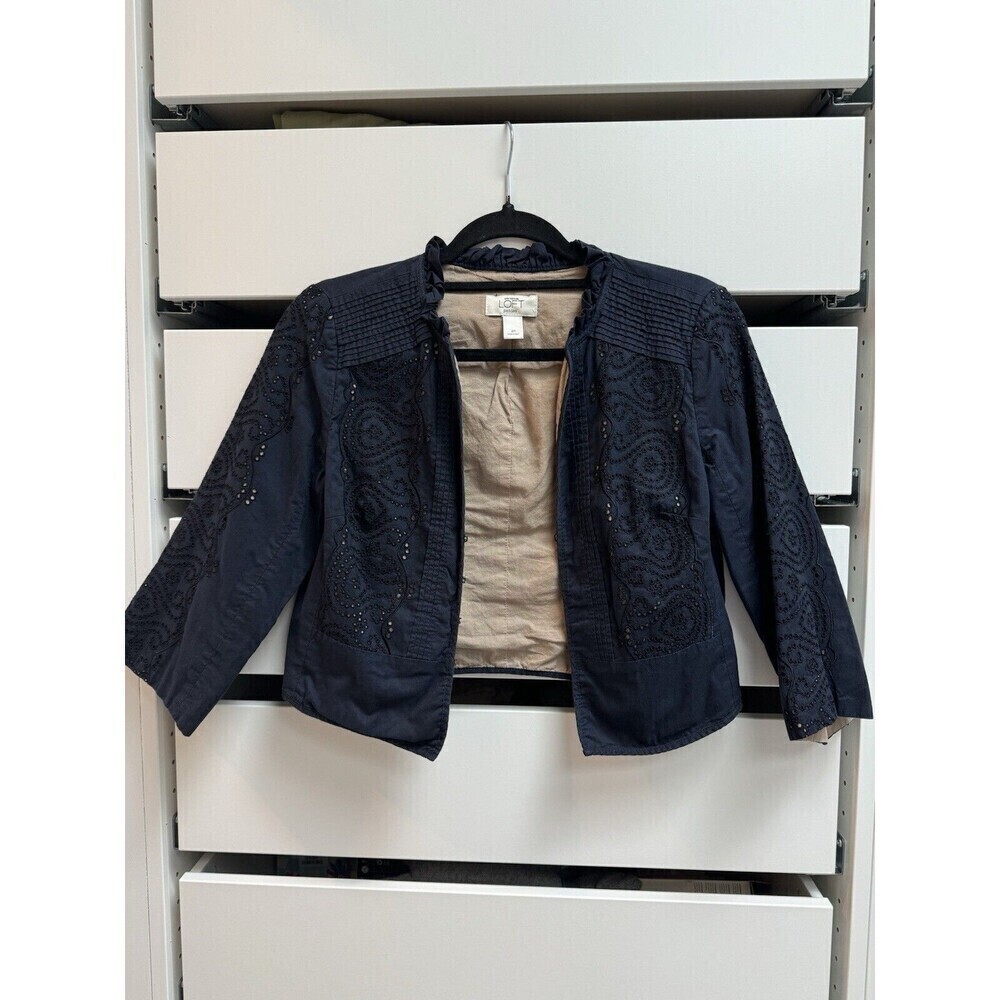 ANN TAYLOR LOFT Embroidered Eyelet Navy Blazer Sz 4 Petite 3/4 Sleeve Lined - Picture 3 of 7